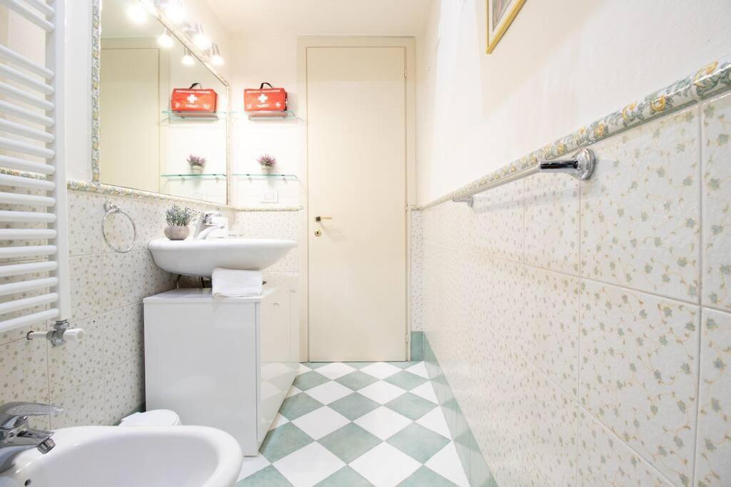 Apartamento 50 Metri Duomo Di Lucca Self Check-In E Wi-Fi Exterior foto
